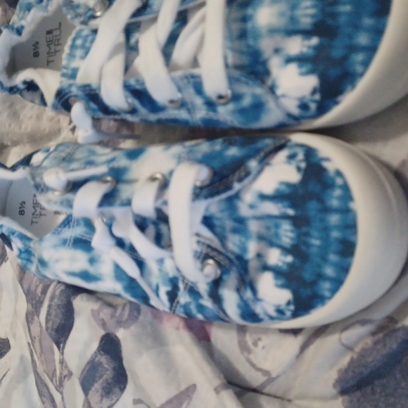 - Woman's timeand Tru shose - Picture 2 of 2